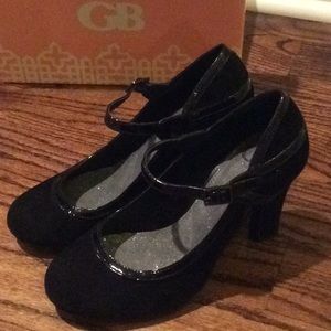 Velvet Heels by Gianni Bini
